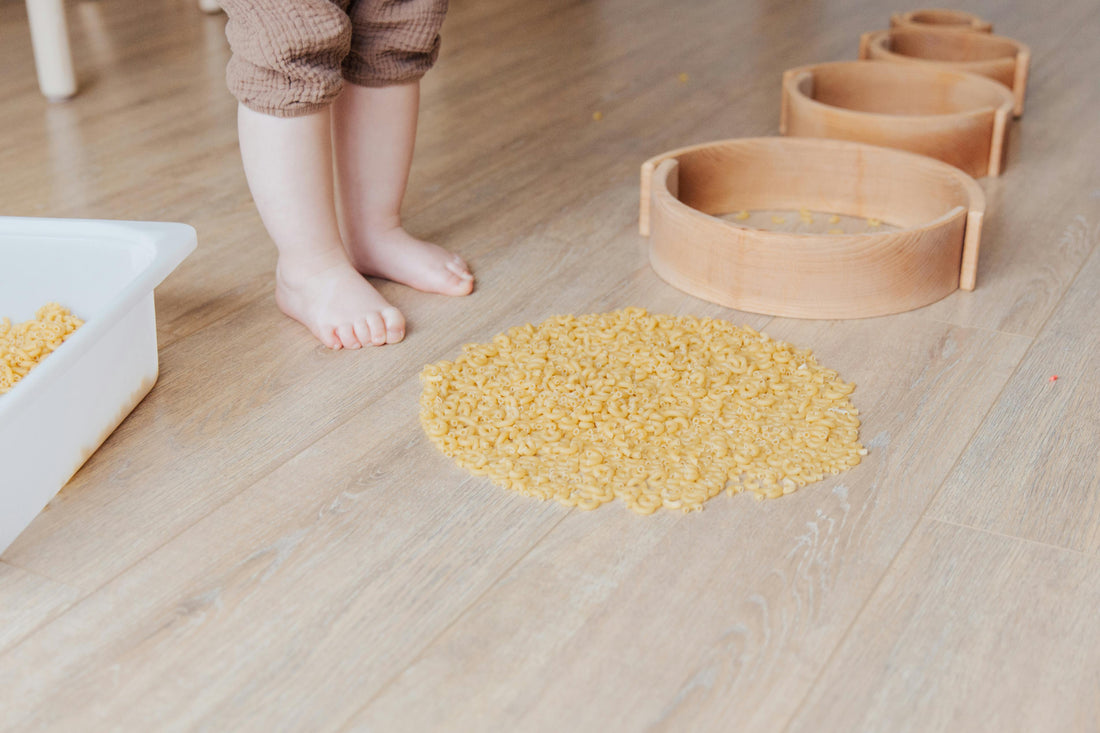 Täglicher Bewegungs- und Barfuß-Wochenplan für Babys, Kleinkinder, und Vorschulkinder