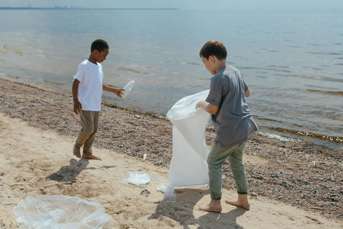Wie Sie ein sicheres und abfallarmes Wander-Set für Kinder zusammenstellen