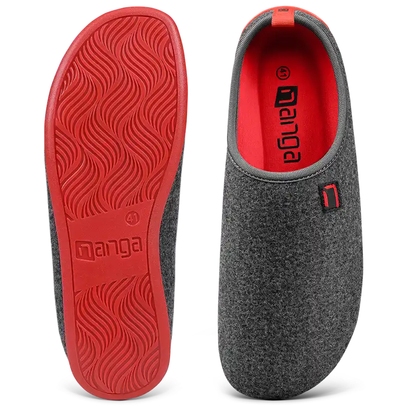 Wool slippers red