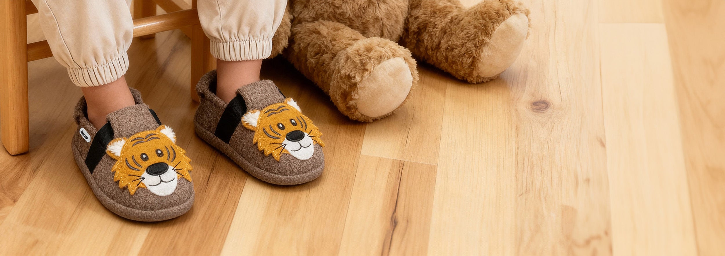 Hausschuhe für Kinder aus Schurwolle